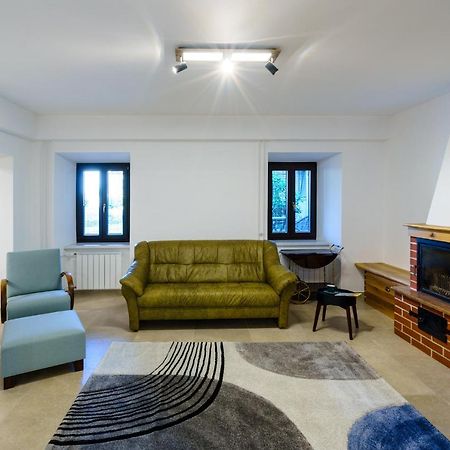 Guest House Zerjal Podnanos Экстерьер фото