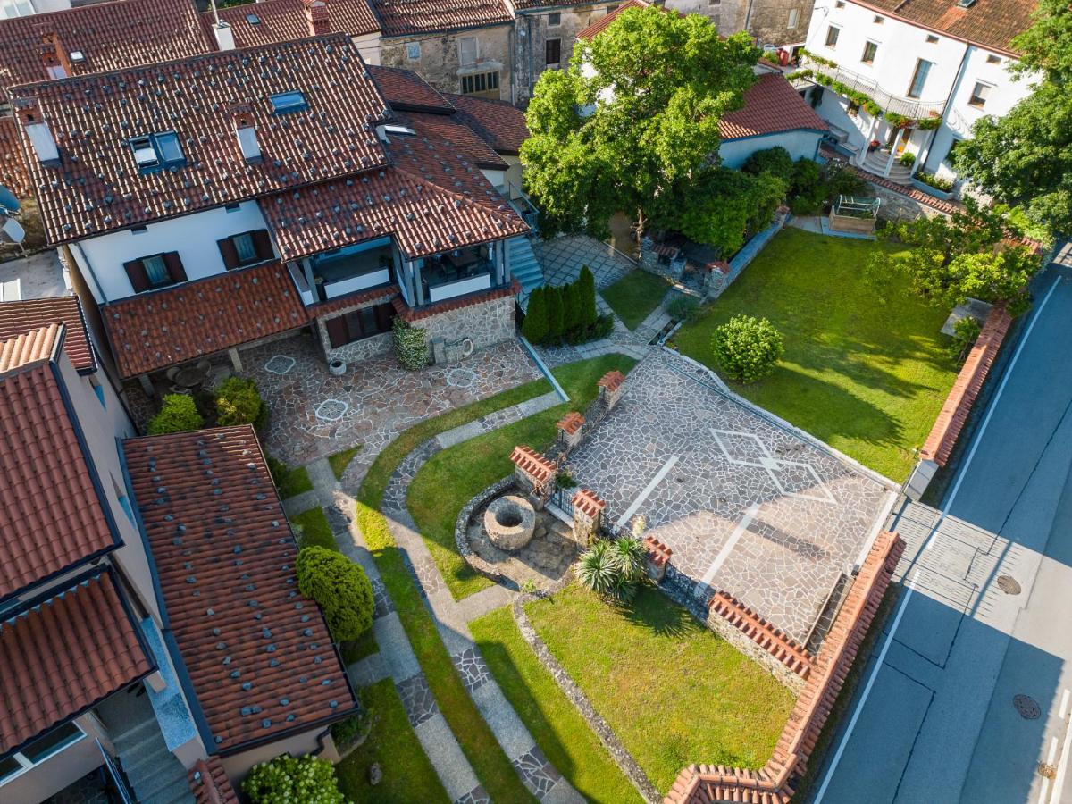 Guest House Zerjal Podnanos Экстерьер фото