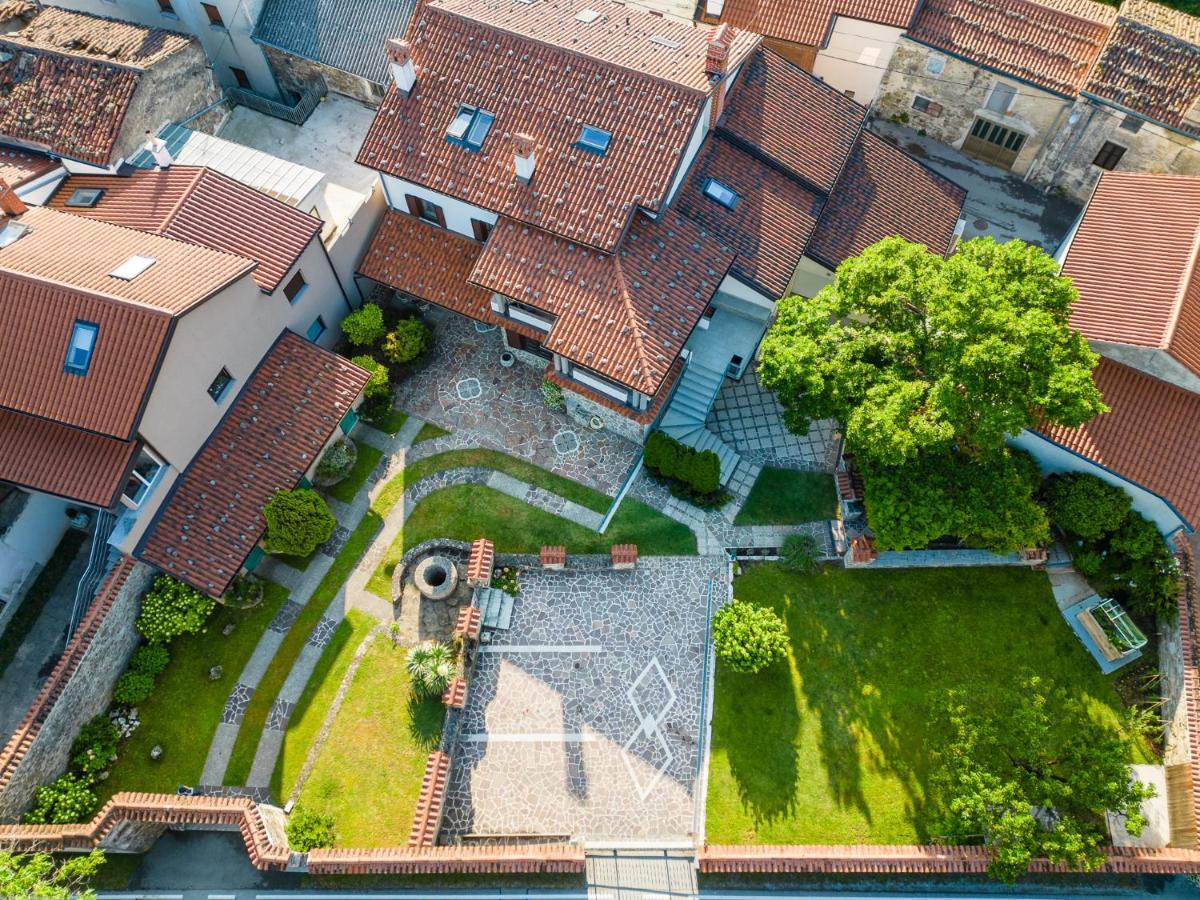 Guest House Zerjal Podnanos Экстерьер фото