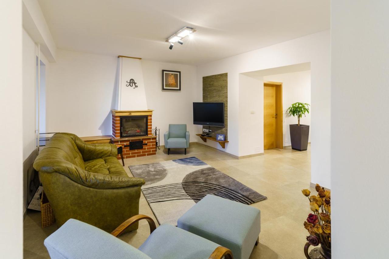 Guest House Zerjal Podnanos Экстерьер фото